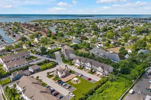 206 Anchor Ct, Copiague, NY 11726 - Photo 24