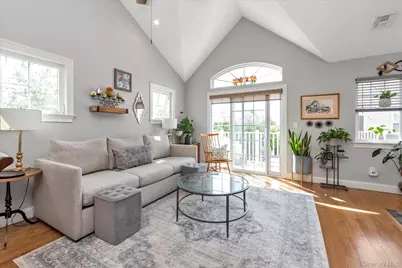 206 Anchor Court, Copiague, NY 11726 - Photo 2