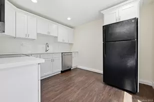 27 Lindner Pl, Smithtown, NY 11787 - Photo 14