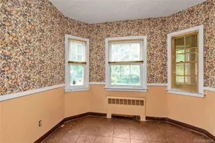 85-22 218th St, Hollis, NY 11427 - Photo 10