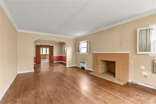 85-22 218th St, Hollis, NY 11427 - Photo 4