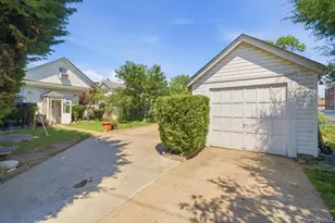 44 St Pauls Rd S, Hempstead, NY 11550 - Photo 6