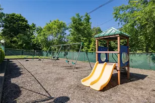 145 New Holland Village, Nanuet, NY 10954 - Photo 28