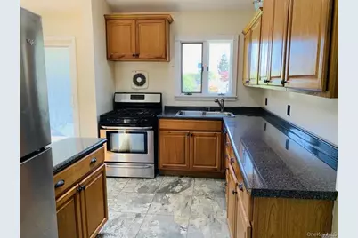 4 Willow Place, Hicksville, NY 11801 - Photo 8