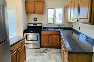4 Willow Pl, Hicksville, NY 11801 - Photo 8