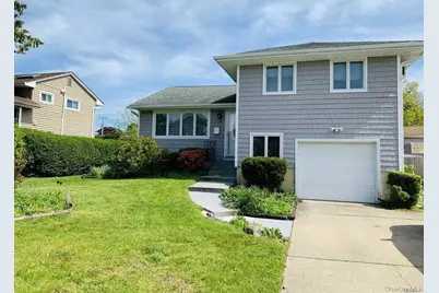 4 Willow Place, Hicksville, NY 11801 - Photo 2