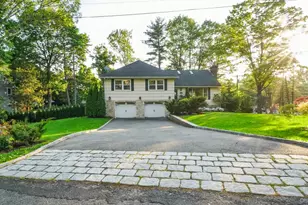 25 Manor Ave, White Plains, NY 10605 - Photo 2