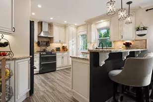 25 Manor Ave, White Plains, NY 10605 - Photo 10