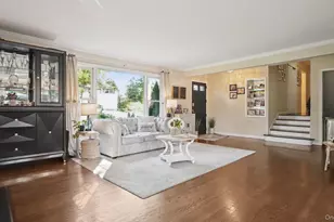 25 Manor Ave, White Plains, NY 10605 - Photo 6