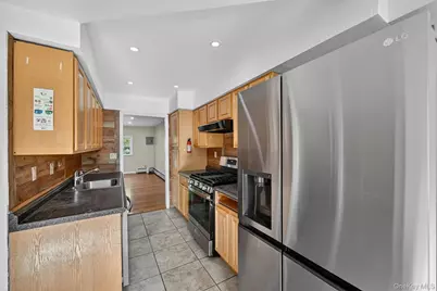 126 Halgren Crescent, Haverstraw, NY 10927 - Photo 8