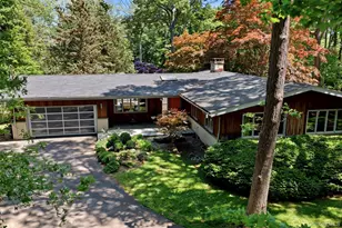 54 Washington Dr, Centerport, NY 11721 - Photo 2