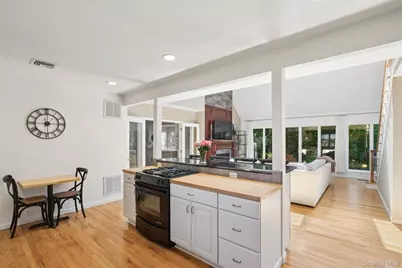 1040 Harrison Drive, Centerport, NY 11721 - Photo 12