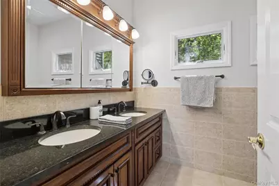 1040 Harrison Drive, Centerport, NY 11721 - Photo 32