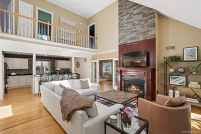 1040 Harrison Drive, Centerport, NY 11721 - Photo 18