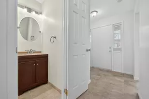 187 Doxbury Ln, Suffern, NY 10901 - Photo 16