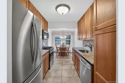 187 Doxbury Lane, Suffern, NY 10901 - Photo 8