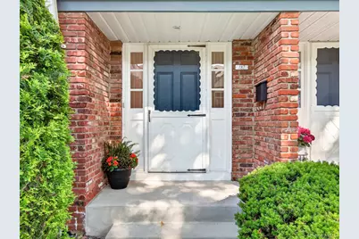 187 Doxbury Lane, Suffern, NY 10901 - Photo 2
