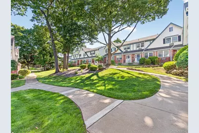 187 Doxbury Lane, Suffern, NY 10901 - Photo 2