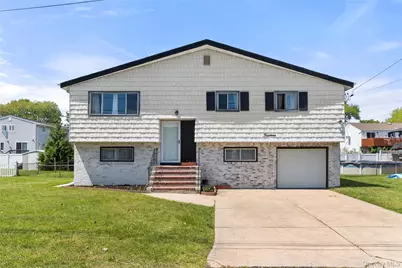 14 Plain Street, Lindenhurst, NY 11757 - Photo 1