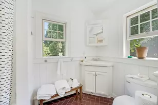 1100 7th St, Greenport, NY 11944 - Photo 12