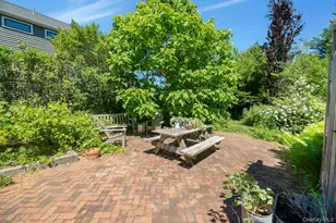 1100 7th St, Greenport, NY 11944 - Photo 16