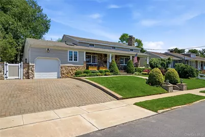 87 Laurel Drive, Massapequa Park, NY 11762 - Photo 2