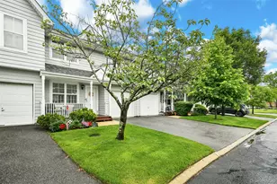57 Maple Wing Blvd, Central Islip, NY 11722 - Photo 2
