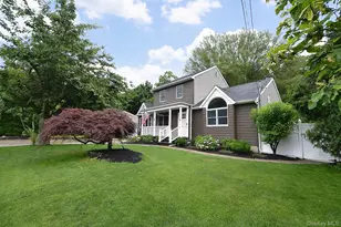 19 Fountain Rd, Rocky Point, NY 11778 - Photo 4