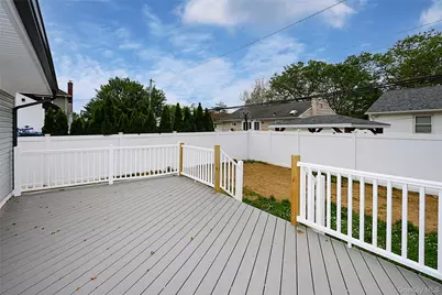 224 Hungry Harbor Road, Valley Stream, NY 11581 - Photo 20