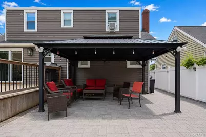 11 Chichester Rd, Huntington Station, NY 11746 - Photo 4