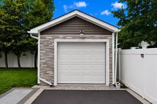 11 Chichester Rd, Huntington Station, NY 11746 - Photo 6