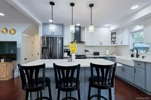11 Chichester Rd, Huntington Station, NY 11746 - Photo 2