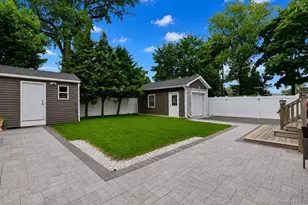 11 Chichester Rd, Huntington Station, NY 11746 - Photo 8