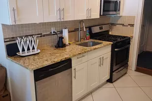 12 Hamilton Pl, Garden City, NY 11530 - Photo 2
