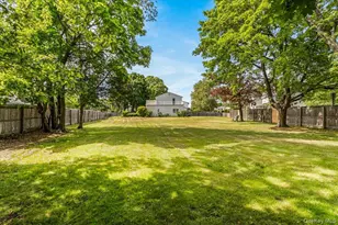 1060 Park Ave, Huntington, NY 11743 - Photo 30