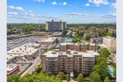 23-20 Bell Blvd #5C, Bayside, NY 11360 - Photo 4