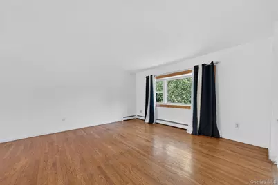 6 Keith Place, Campbell Hall, NY 10916 - Photo 2