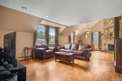 17 Oxford Street, Malverne, NY 11565 - Photo 24