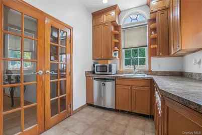 17 Oxford Street, Malverne, NY 11565 - Photo 16