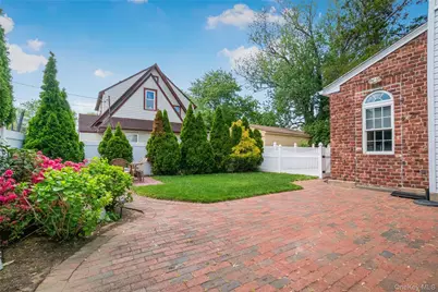 17 Oxford Street, Malverne, NY 11565 - Photo 34