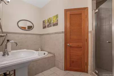 17 Oxford Street, Malverne, NY 11565 - Photo 10