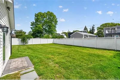 534 Riverside Avenue, Massapequa, NY 11758 - Photo 28