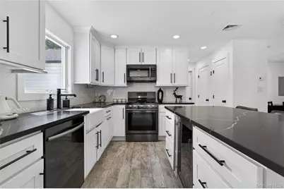 534 Riverside Avenue, Massapequa, NY 11758 - Photo 6
