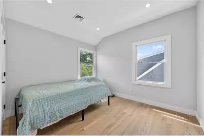 534 Riverside Avenue, Massapequa, NY 11758 - Photo 18