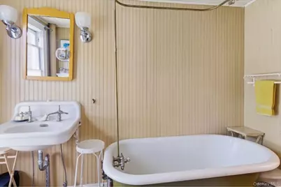 5 Spring Garden Avenue, Shelter Island Heights, NY 11965 - Photo 22