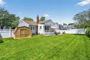 91 Myles Ave, Levittown, NY 11756 - Photo 24