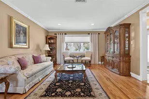 91 Myles Ave, Levittown, NY 11756 - Photo 4