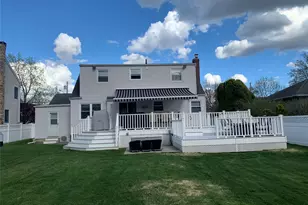 854 Terra Ln, North Bellmore, NY 11710 - Photo 4