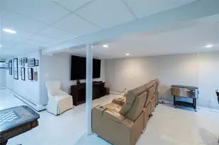 2575 Bayview Ave, Wantagh, NY 11793 - Photo 30