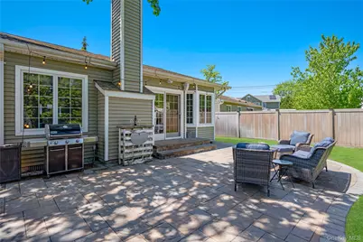 8 Melony Avenue, Plainview, NY 11803 - Photo 22
